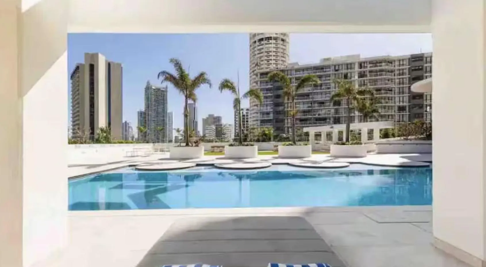 Sky High Penthouse Surfers Paradise 4Bdr - Pet Friendly Gold Coast Appartement